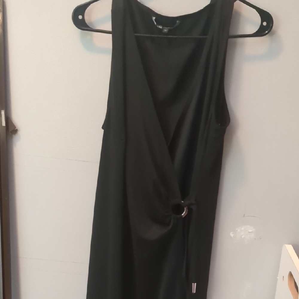 Chic Black Midi Dress with Ring Detail